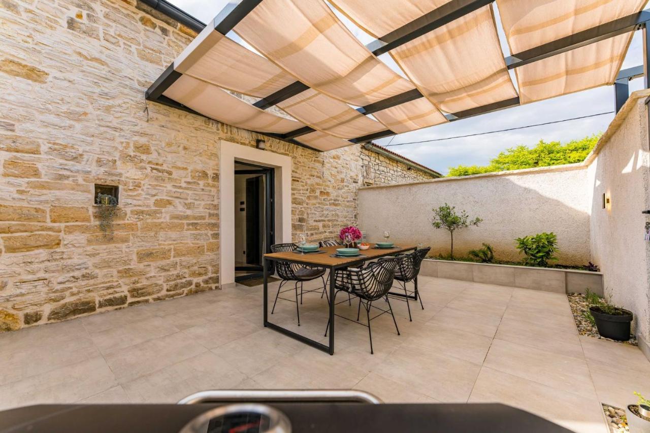 Stone House With Pool Poeta Villa Pridraga Exterior foto