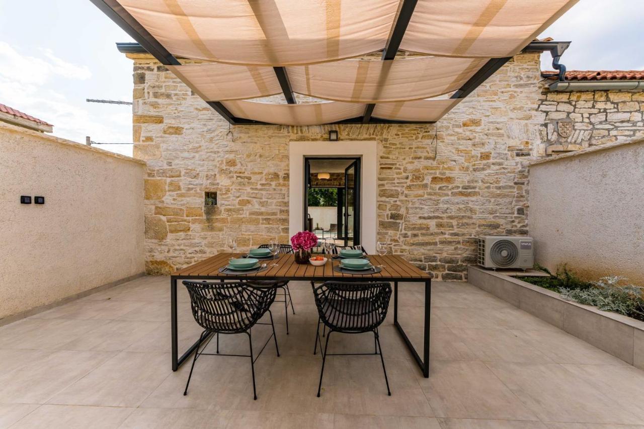 Stone House With Pool Poeta Villa Pridraga Exterior foto